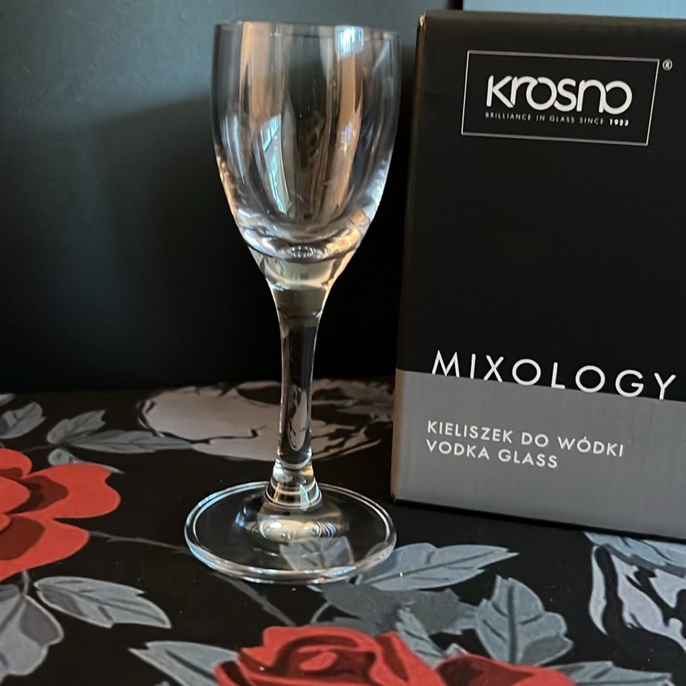 Vodka glass made by KROSNO mixology 1.2 oz 6 glasses. Just perfect for your bar - Picture 3 of 9